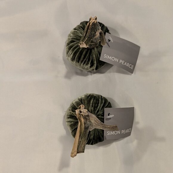 NWT Hot Skwash Silk Velvet Pumpkins (SET of 2, Handmade with Natural Stems) - Picture 8 of 13